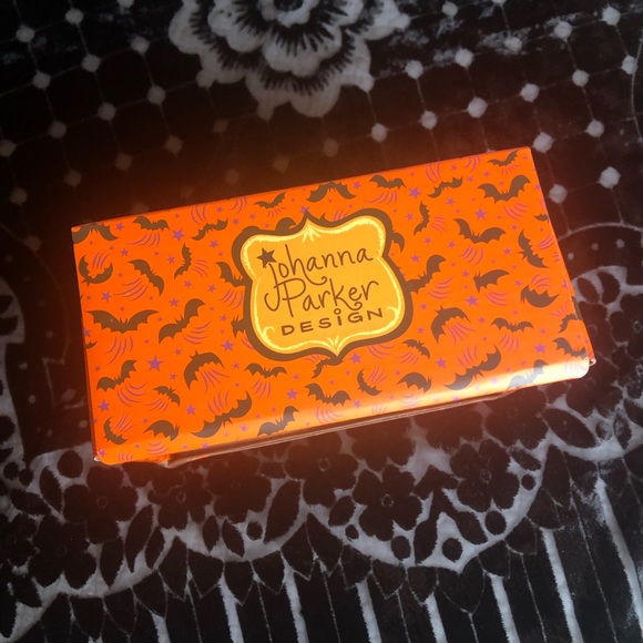 JOHANNA PARKER DESIGNS New in Box Ghost Salt and Pepper shakers Never Used - Picture 4 of 6